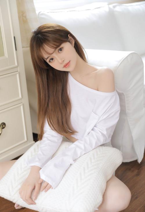 制服丝袜美腿高跟极品国产av的相关介绍