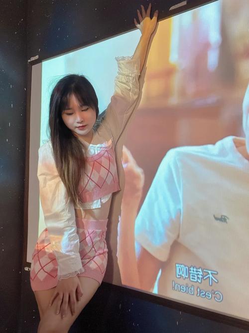 老湿影院x费看一分钟的相关介绍