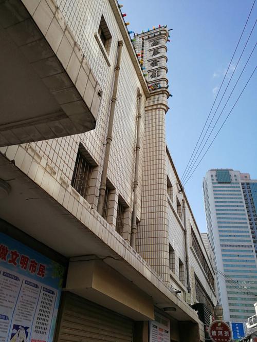 扒开美女狂揉巨乳的相关介绍