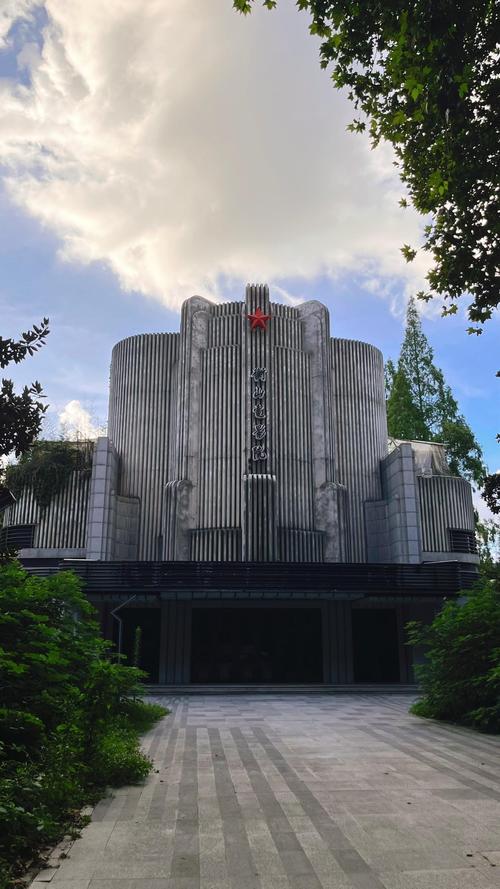 八度电影院的相关介绍