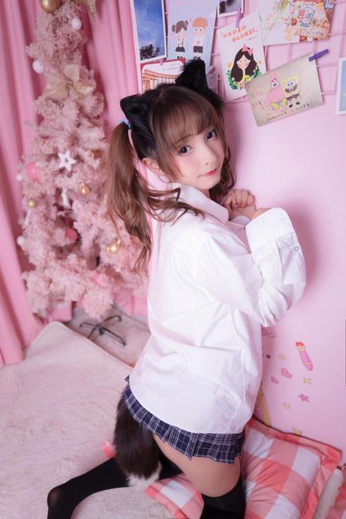 日韩胖女人av的相关介绍
