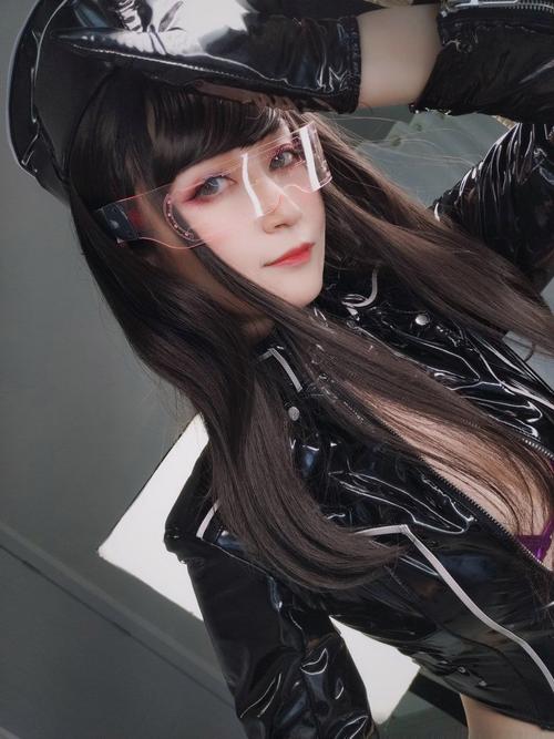 人妻宾馆自拍的相关介绍