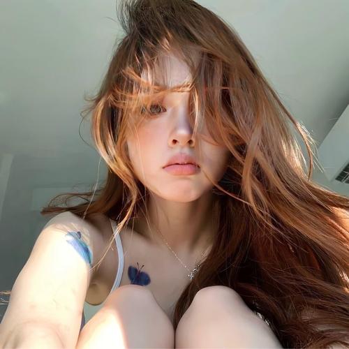 诱人女秘书的相关介绍