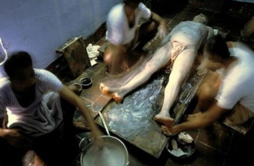 午夜色情影院的相关介绍