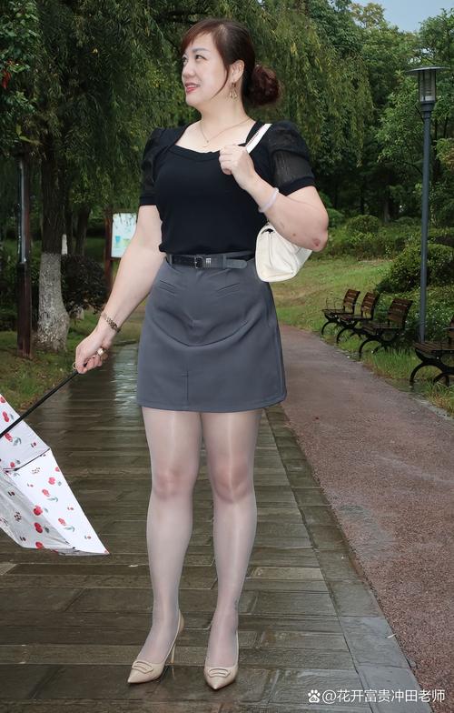 操出美女白浆的相关介绍