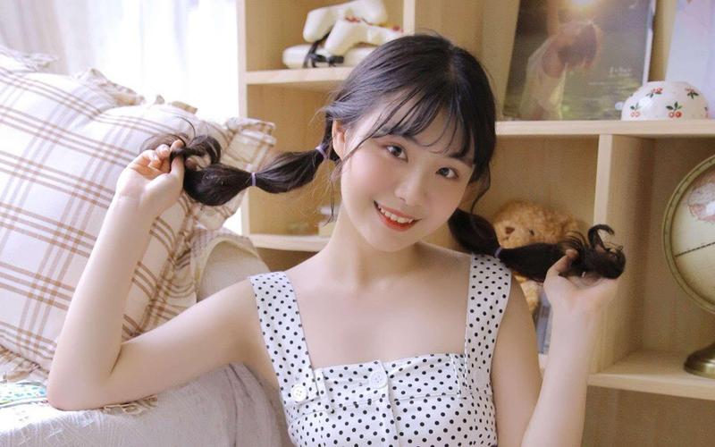亚洲少妇自拍的相关介绍