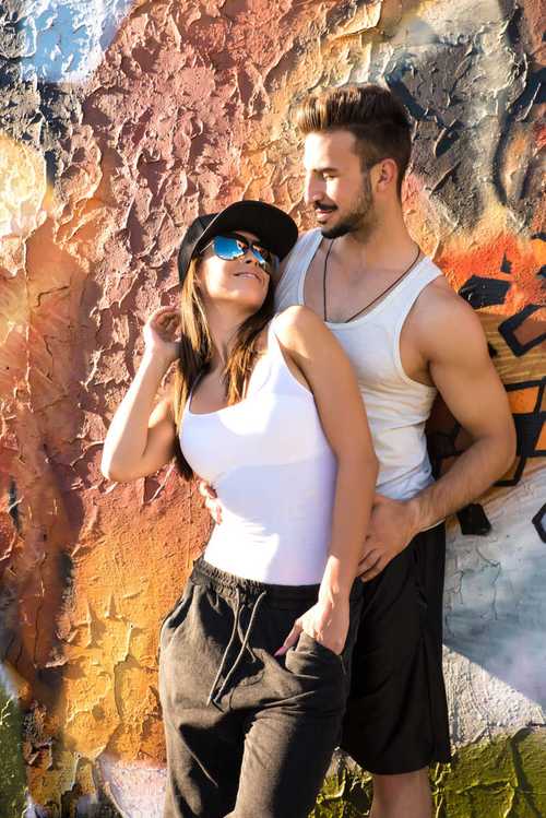 强d大乳女老板的相关介绍