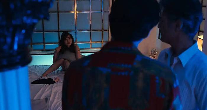 爆操美女老师.的相关介绍