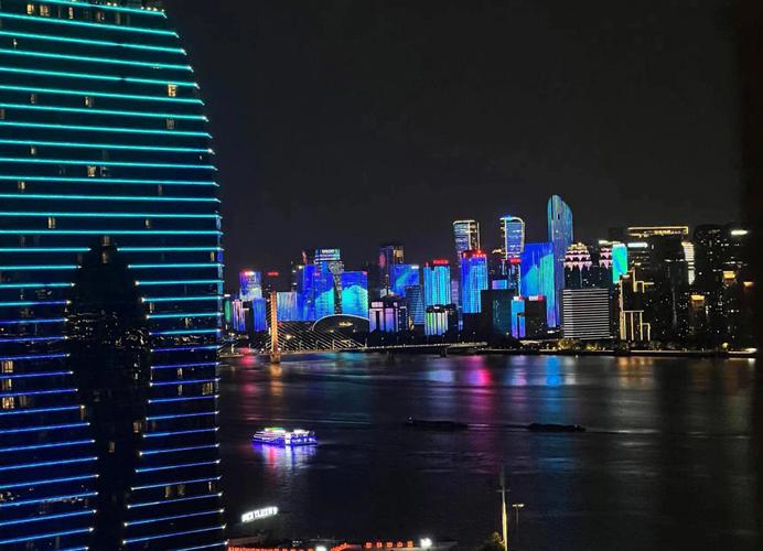 摸老师逼逼的相关介绍