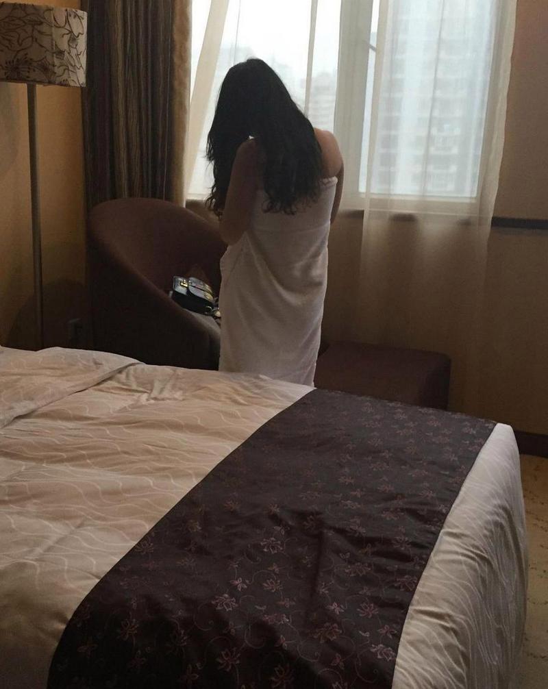 动漫美女被玷污的相关介绍